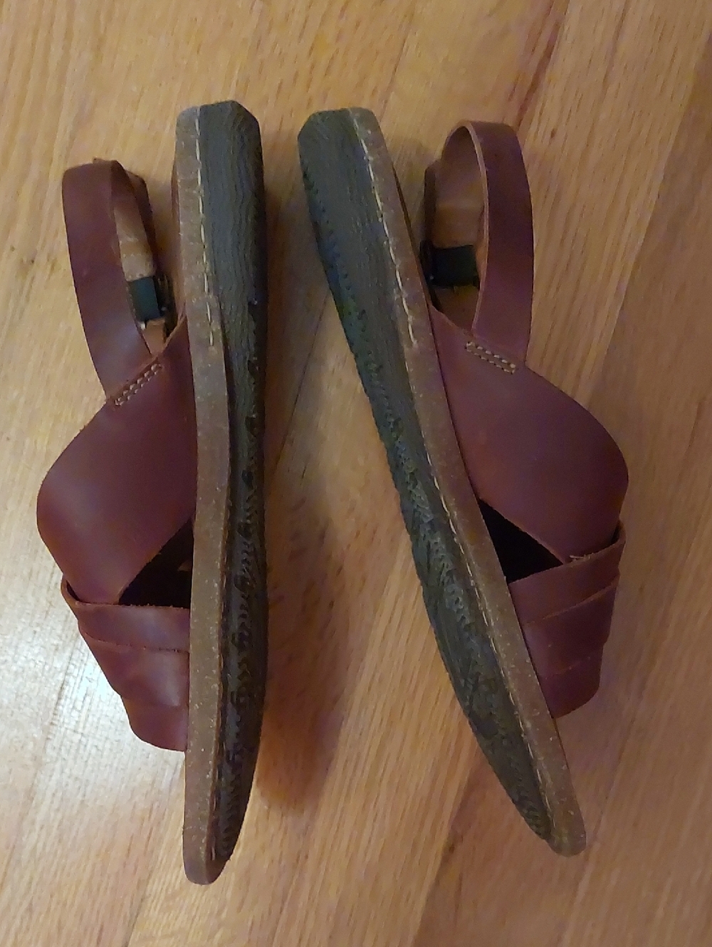 Bundle Born Sandals Toms Fleece Slip-ons Skinnys Shearling Boots 9 - Picture 4 of 16